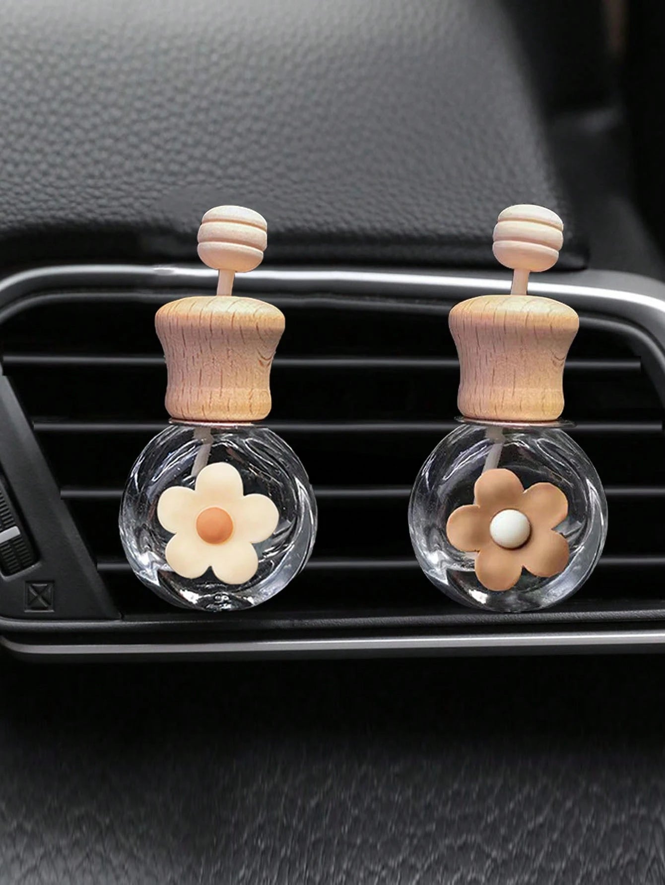 2pcs Cute 5-Petal Flower Decor Empty Fragrance Bottle Set, Car Air Vent Fragrance Diffuser Holder, Essential Oil Bottle Ornament (Fragrance Not Included)