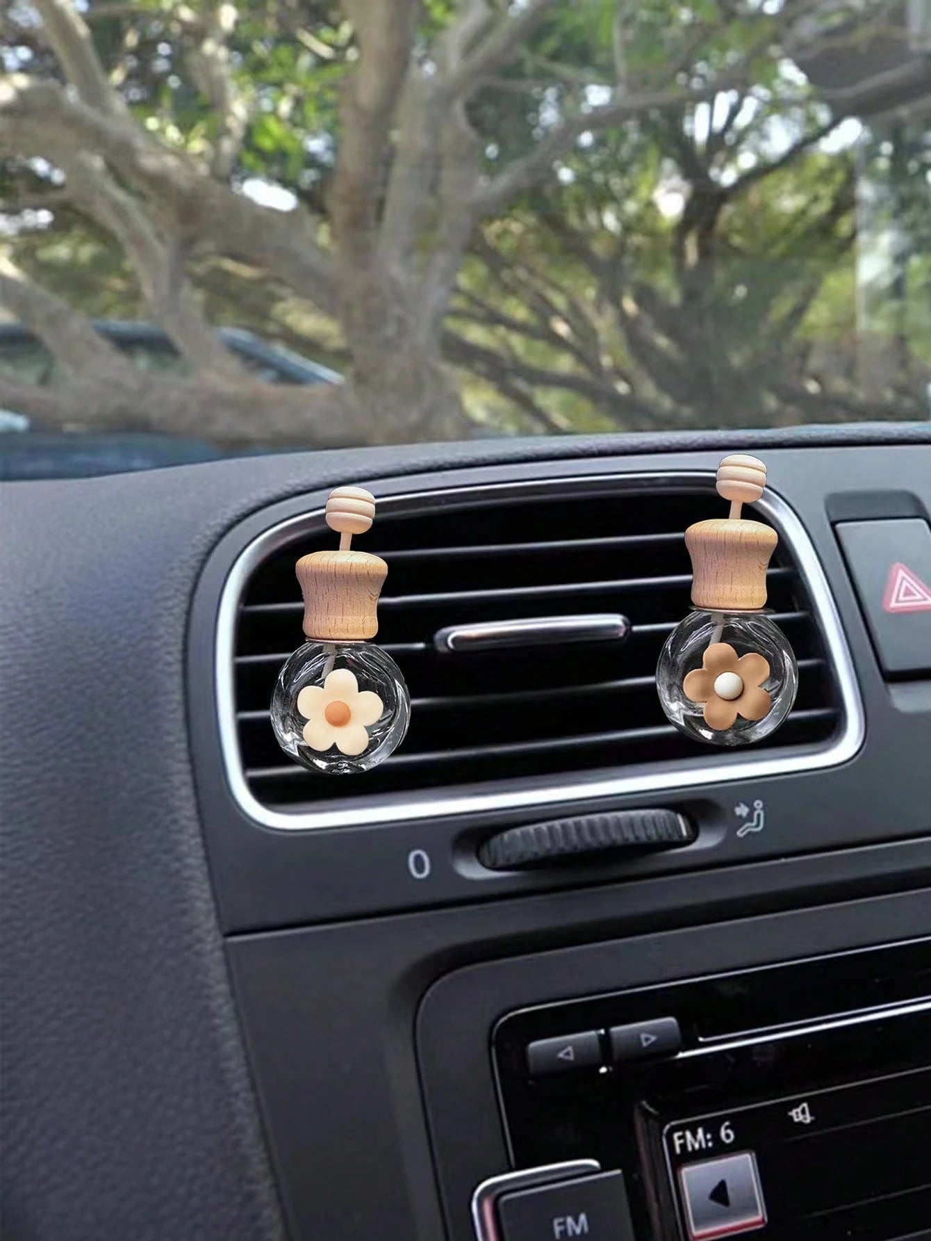 2pcs Cute 5-Petal Flower Decor Empty Fragrance Bottle Set, Car Air Vent Fragrance Diffuser Holder, Essential Oil Bottle Ornament (Fragrance Not Included)