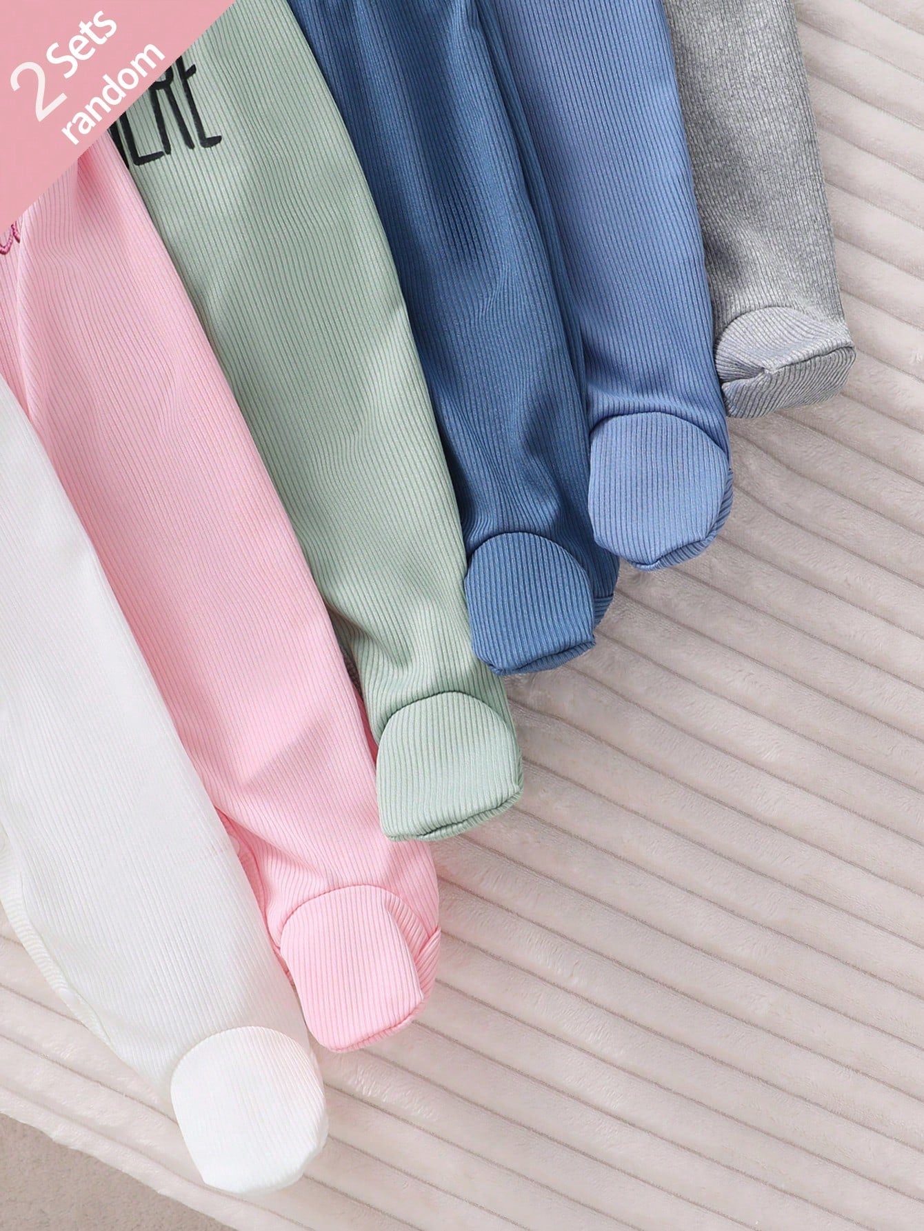 [2pcs Randomly Sent]Newborn Long Sleeve Footed Jumpsuit 2-Piece Set, With Matching Beanie, English Print Ribbed Baby Jumpsuit, Newborn Baby Home Pajamas, All-Season Newborn Full Moon Outing Crawler