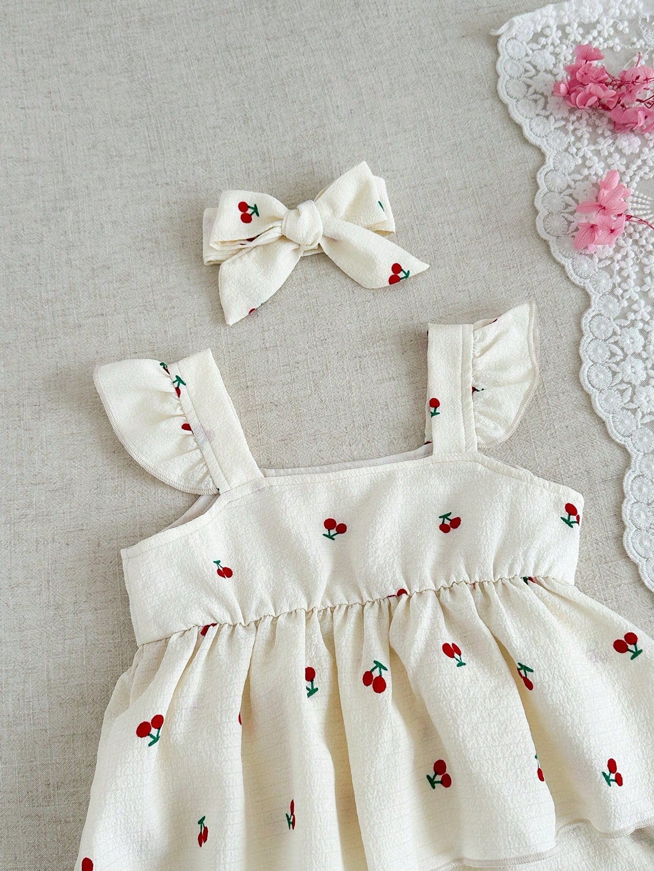 2pcs/Set Baby Girls' Summer Outfit Cute Cherry Print Camisole Top Elastic Waist Shorts Headband Soft Red And White Summer Cute Vacation Clothing Set