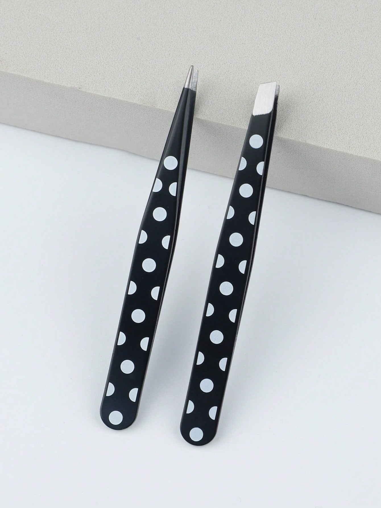 2pcs Stainless Steel Eyebrow Tweezers, Slanted Tip, Women's Makeup Tools, Multi-Function Eyebrow Tweezers, Painted Eyelash Extension Slanted Tip, Professional Facial Hair Removal Eye Care