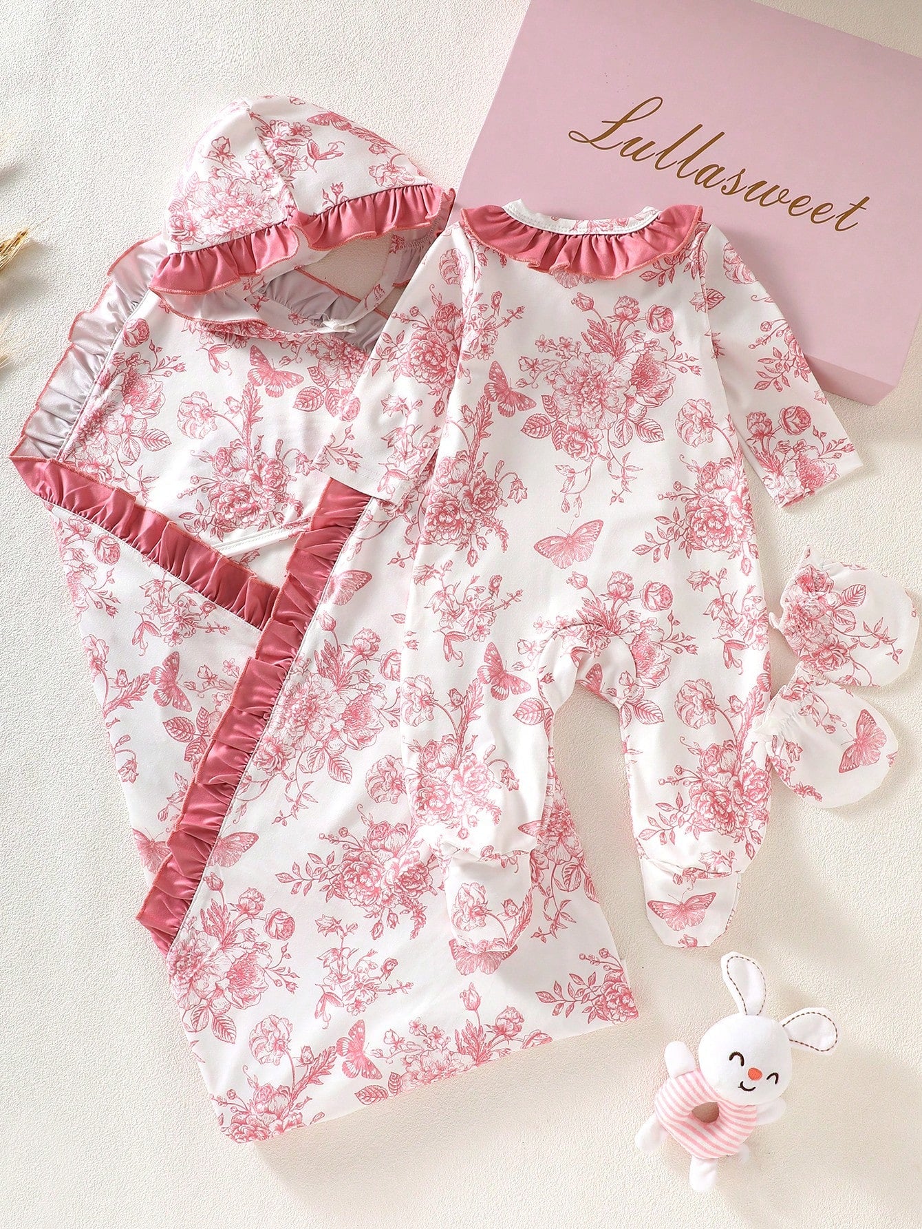 4pcs/Set Newborn Baby Gift Light Pink Cute Infant Long Sleeve Floral Romper Set Autumn Holiday Girl Clothes Includes Swaddle Hat Mittens 0-9 Months