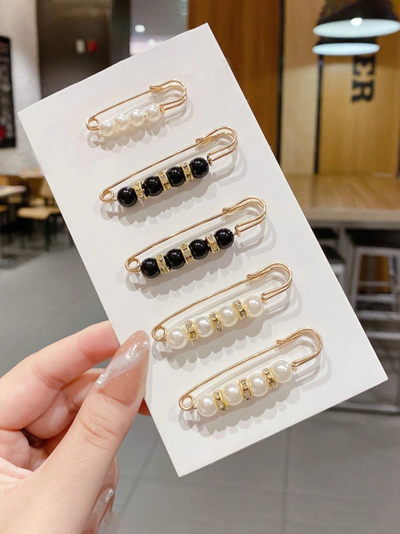 5pcs Faux Pearl Fashion Versatile Safety Pins Suitable For Clothes And Pants