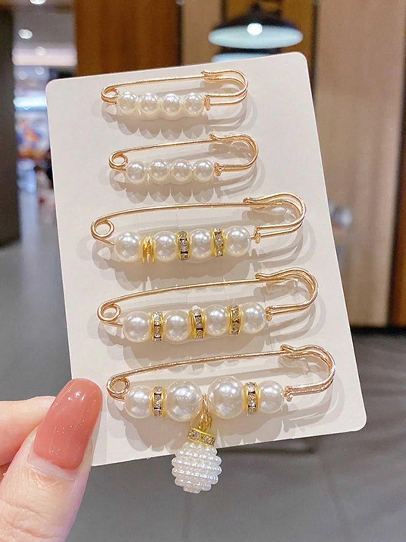 5pcs Faux Pearl Fashion Versatile Safety Pins Suitable For Clothes And Pants