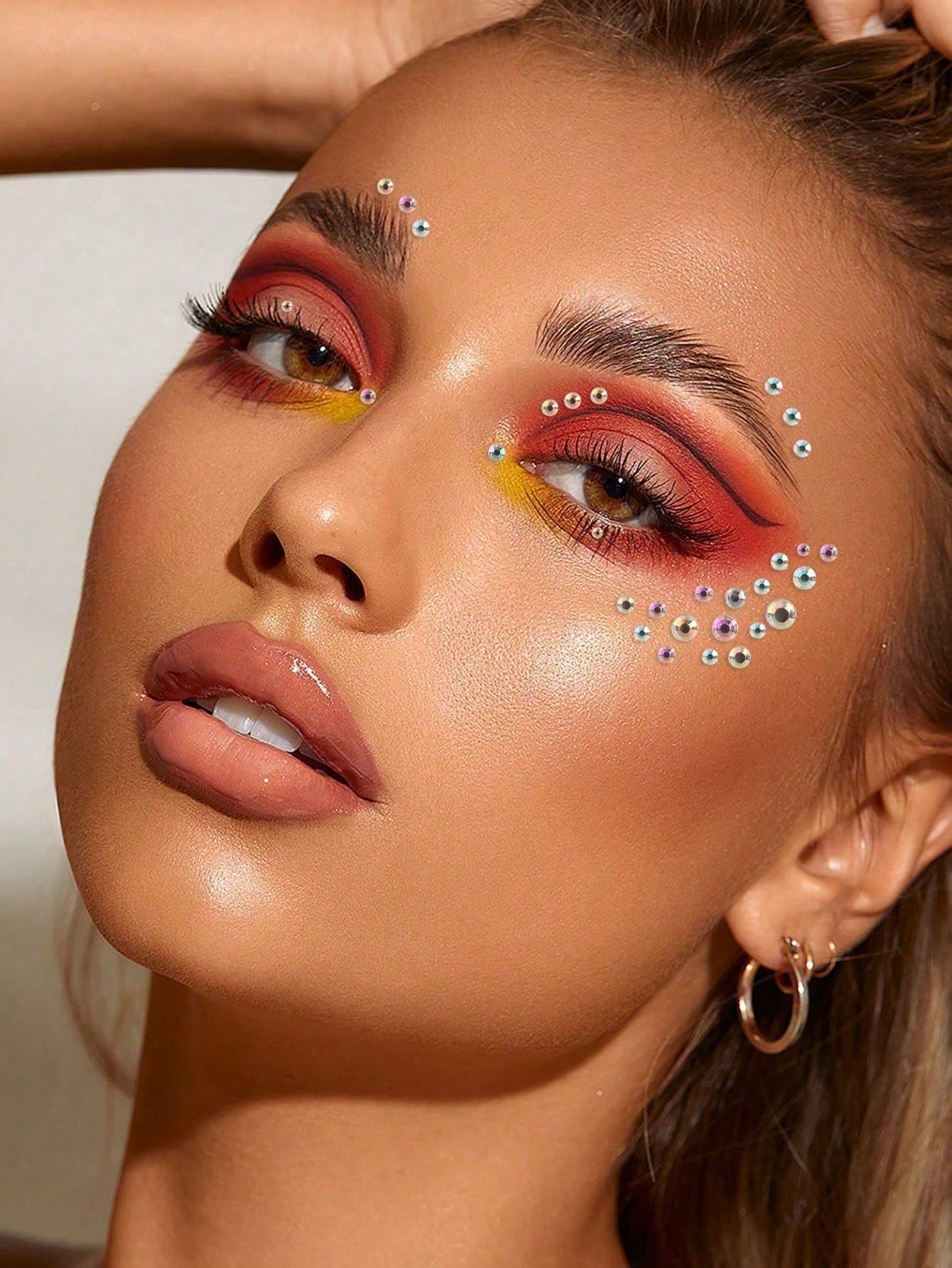 900pcs/1800pcs Self-Adhesive Face Rhinestone Stickers, Glue-Free Face Rhinestone Stickers, Nightclub Glitter Gems, Nightclub Party Makeup, Music Festival Wedding, Wedding Photography Stickers,Concert