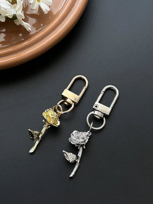 A Bag Pendant Designed Based On The Beautiful Rose As A Prototype, Featuring A Three-Dimensional Rose, Solid Color And Simple Style, European And American Style, Suitable For College Students, Element