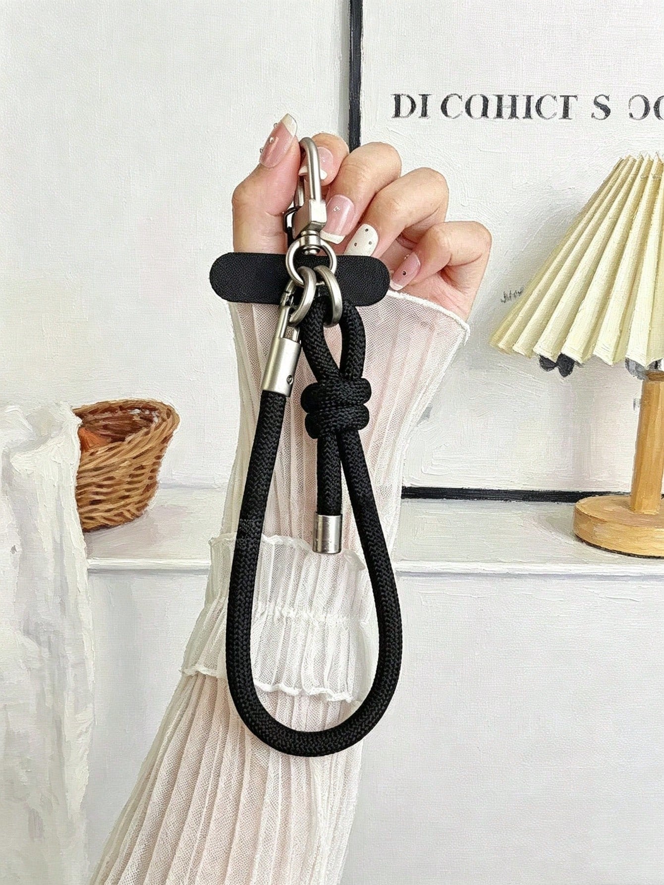 Adjustable Wrist Phone Lanyard, High-End Metal Clasp Wrist Strap, Minimalist & Versatile, Anti-Theft Cord For Traveling Abroad