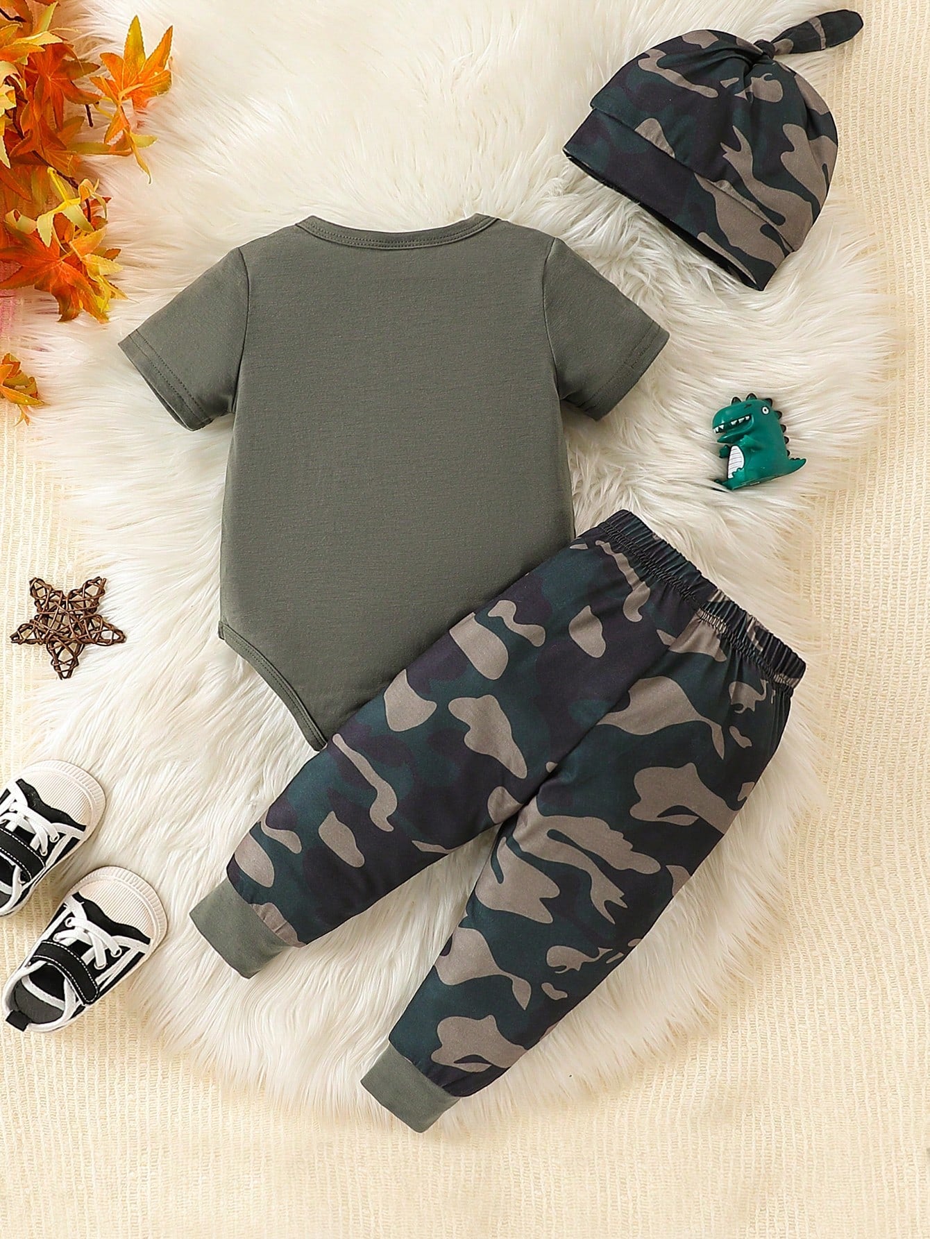 Baby Boys' Cute And Fun Military Green Alphabet Printed Bodysuit With Hood And Long Pants, Spring/Autumn
