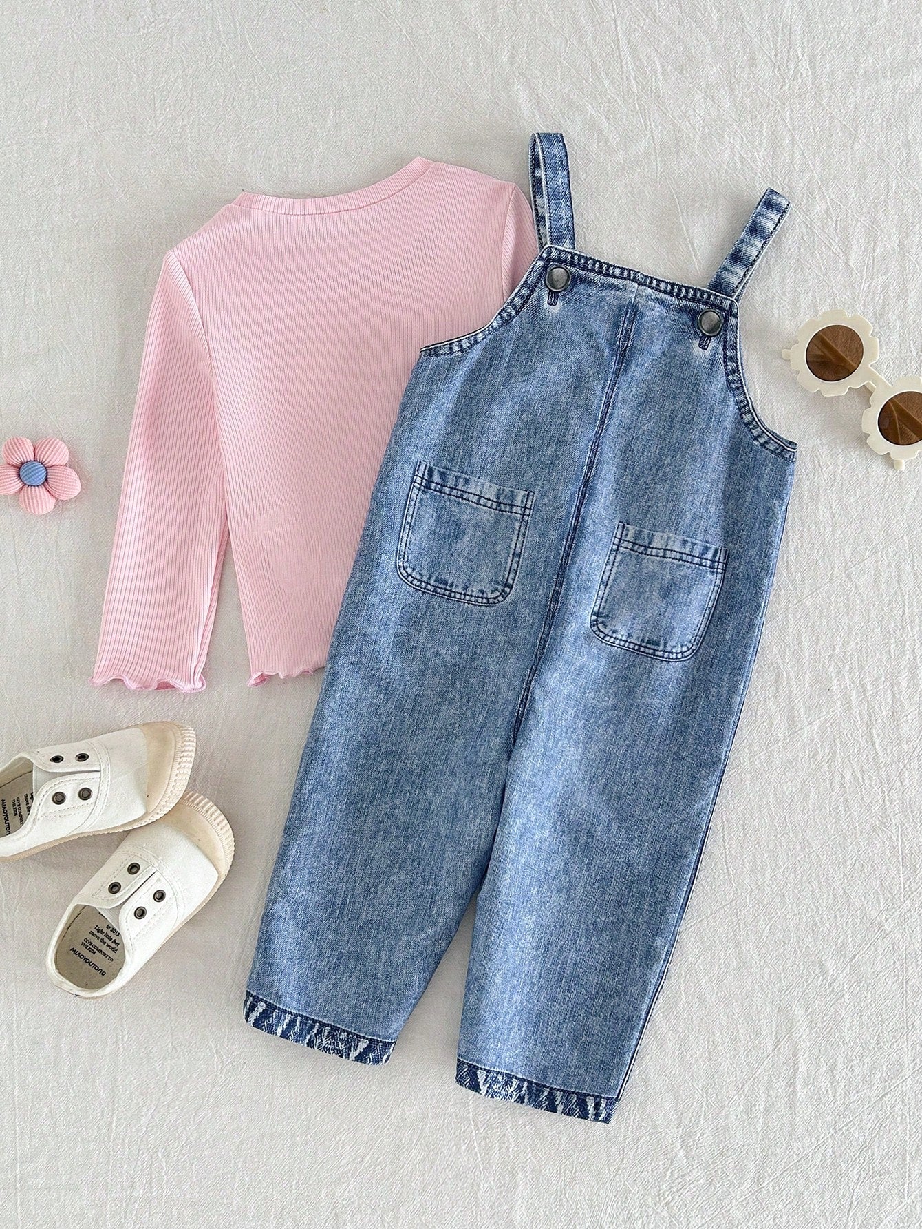 Baby Girl Long Sleeve T-Shirt And Bow Embroidery Pattern Overalls Set