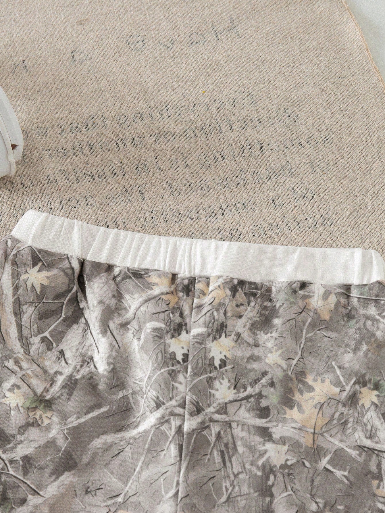 Babygirl Versatile Cute Leaf Pattern Elastic Waist Loose Pants Fall Winter