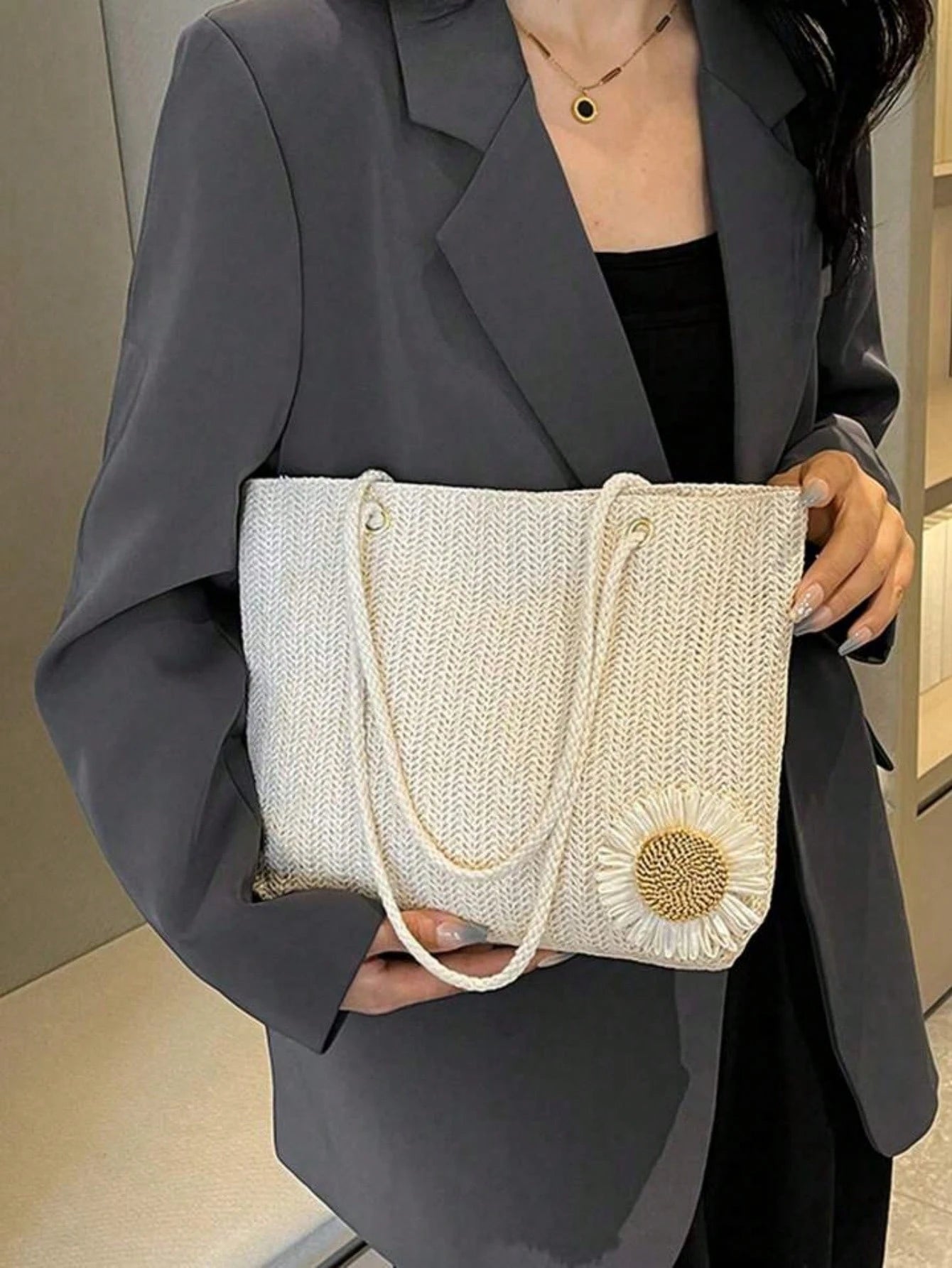 Beige Woven Handbag With Floral Decoration, Casual Style, Suitable For Office, Beach,Straw Bag