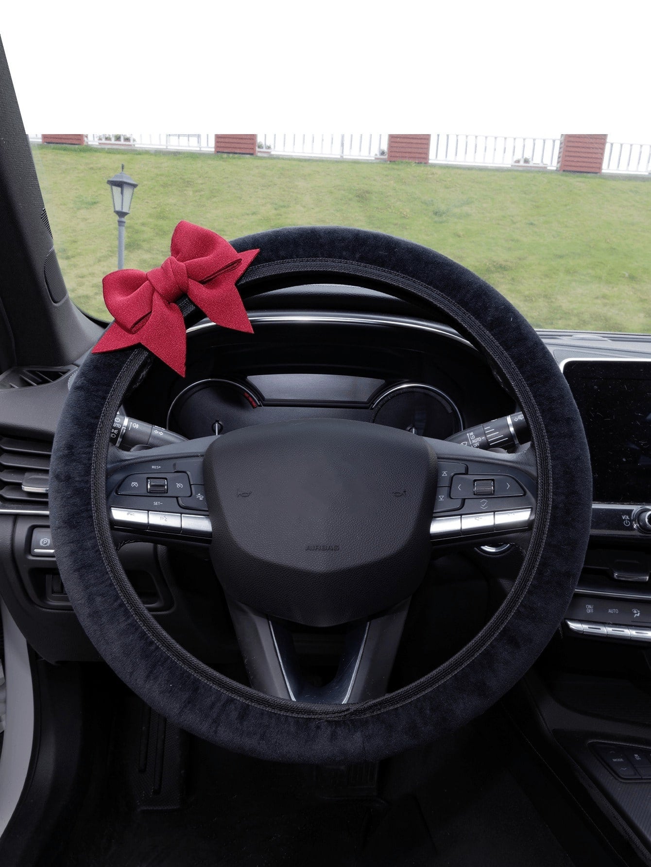 Car Interior Bowknot Steering Wheel Cover And Seat Belt Shoulder Protector Set, Car Anti-Wear Clothing Protective Cover, Suitable For All Seasons