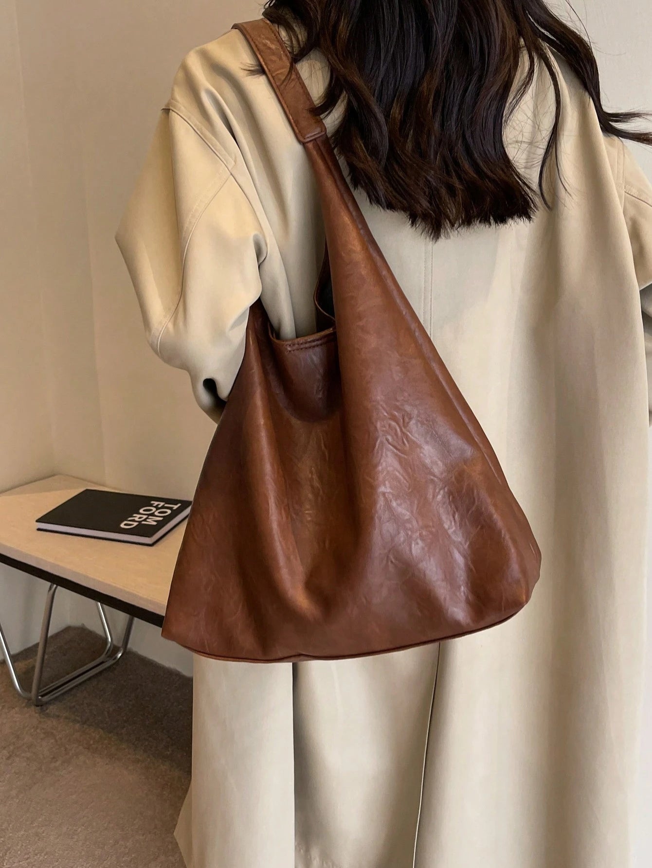 Coffee Brown Vintage Soft PU Tote Bag 2026 New Fashion Large Capacity Soft Bag Minimalist Solid Color Shoulder Bag With Inner Pouch Casual Versatile Women's Large Bag Suitable For Daily Use Commuting