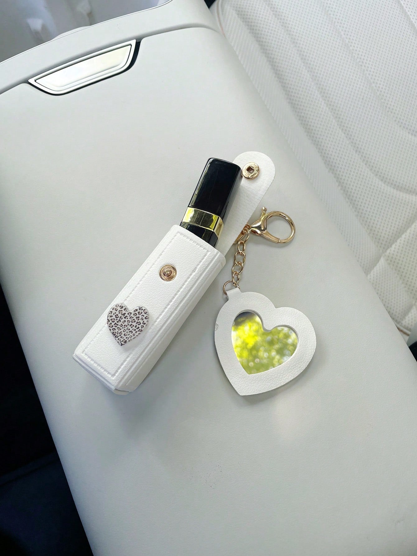 Creative Lipstick Storage Keychain, Minimalist Cute Portable Heart Mirror Bag Pendant Keychain, Fashionable Lipstick Bag, Car Keychain Pendant, Convenient Lipstick Carrying Small Bag Pendant
