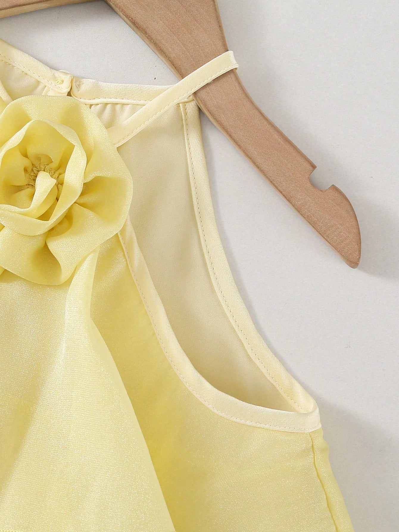 Cute And Elegant Yellow Floral Sleeveless Dress For Baby Girls With Ruffles,Perfect Spring Summer.Features A 3D Ruffle Hem Is Ideal Summer Vacation.