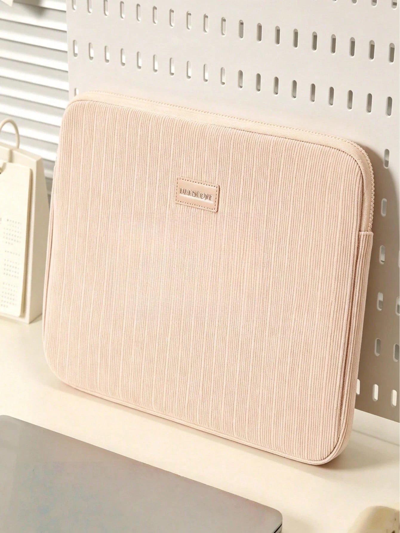 Cute Corduroy Laptop Sleeve, Large Capacity Portable Soft Thick Shockproof Protective Case, Minimalist Solid Color Zipper Lightweight Laptop Cover