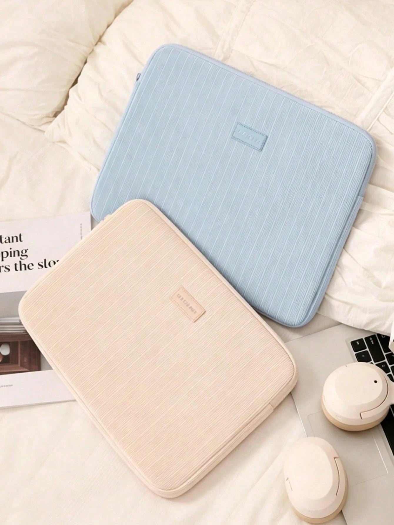 Cute Corduroy Laptop Sleeve, Large Capacity Portable Soft Thick Shockproof Protective Case, Minimalist Solid Color Zipper Lightweight Laptop Cover