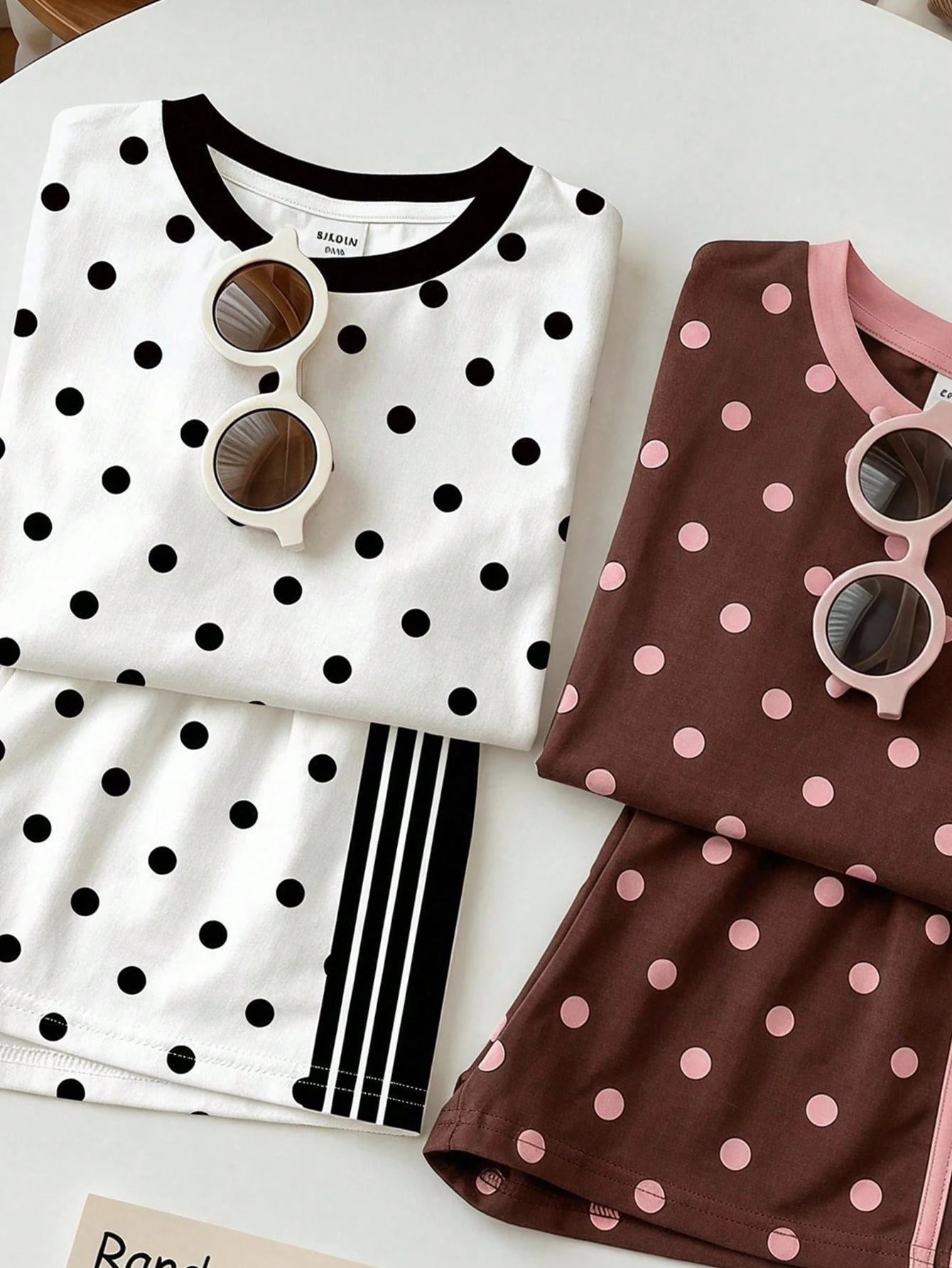 Cute Retro Fashionable Polka Dot Baby Girl Casual Comfortable Round Neck Short Sleeve T-Shirt And Casual Shorts 2-Piece Set Suitable For Spring/Summer Daily, Vacation, Outings, Campus, Sports, Homecom