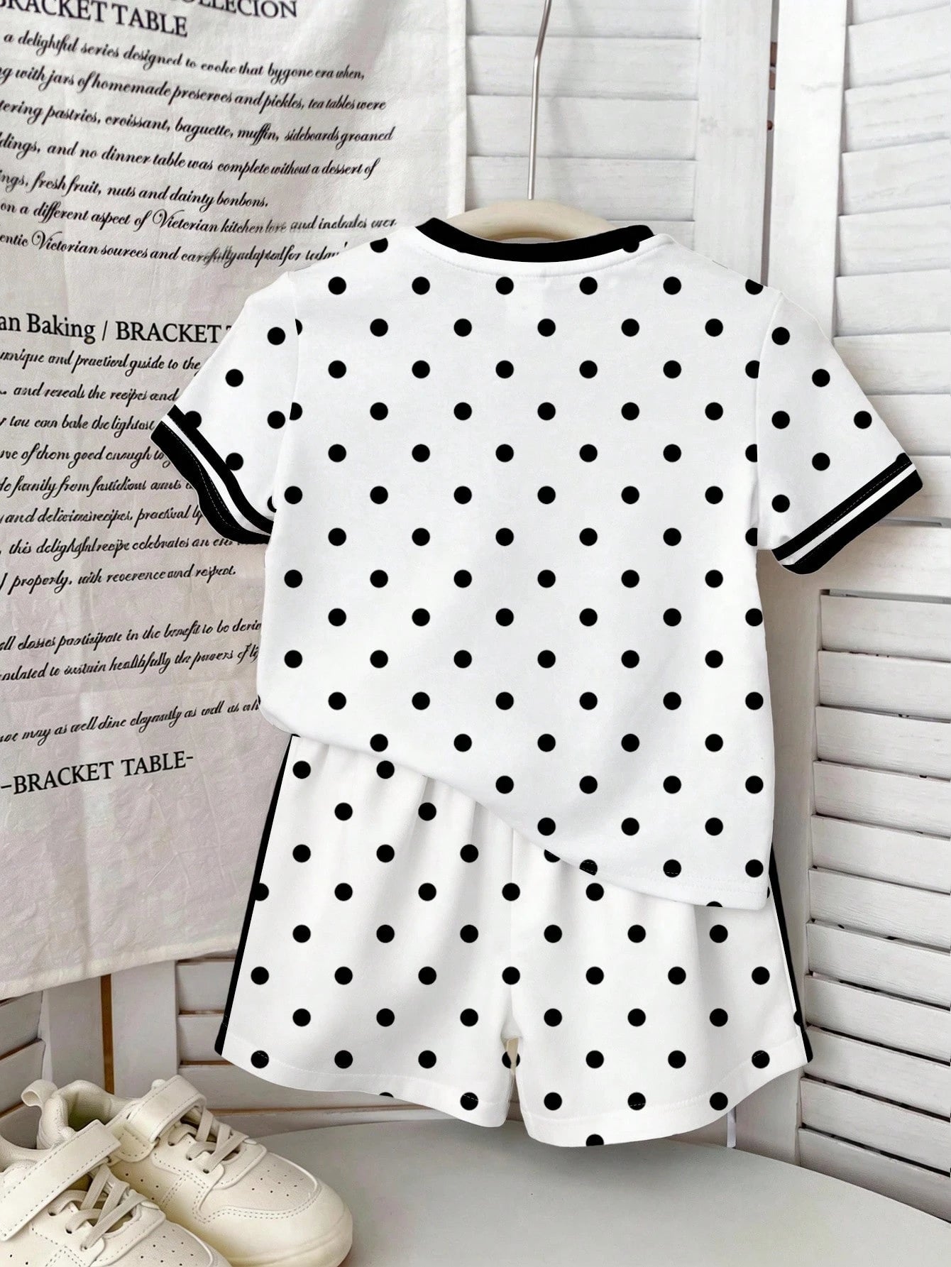 Cute Retro Fashionable Polka Dot Baby Girl Casual Comfortable Round Neck Short Sleeve T-Shirt And Casual Shorts 2-Piece Set Suitable For Spring/Summer Daily, Vacation, Outings, Campus, Sports, Homecom