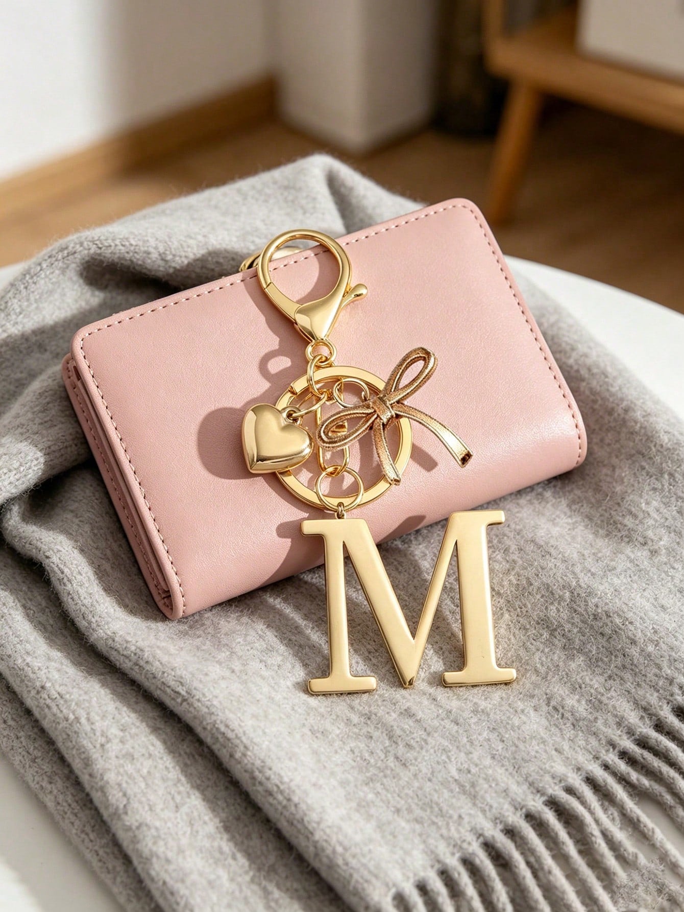 Elegant Gold Letter Keychain, A-Z 3D Letter Pendant With Bow And Heart Decor, Fashion Alloy Keyring, Bag Charm, Car Key Chain, Suitable For Women Daily Use, Couples Gift, Classic Minimalist Keychain