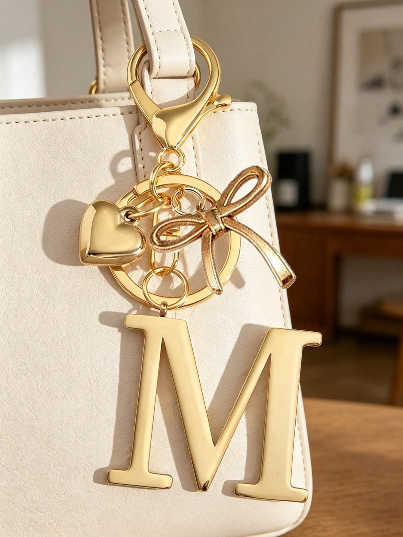Elegant Gold Letter Keychain, A-Z 3D Letter Pendant With Bow And Heart Decor, Fashion Alloy Keyring, Bag Charm, Car Key Chain, Suitable For Women Daily Use, Couples Gift, Classic Minimalist Keychain