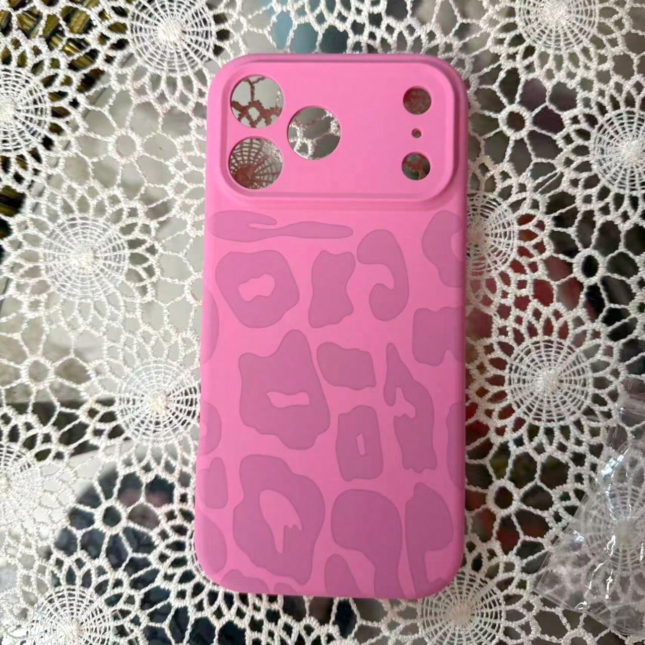 Fashionable Fuchsia Leopard Print Phone Case Compatible With IPhone 17 Pro Max/17 Pro/17/16 Pro Max/16/16 Pro/15/15 Pro Max/15 Pro/11/12/13/14 Pro Max/12 Pro/12 Pro Max/13 Pro/13 Pro Max/14 Pro/14 Pro
