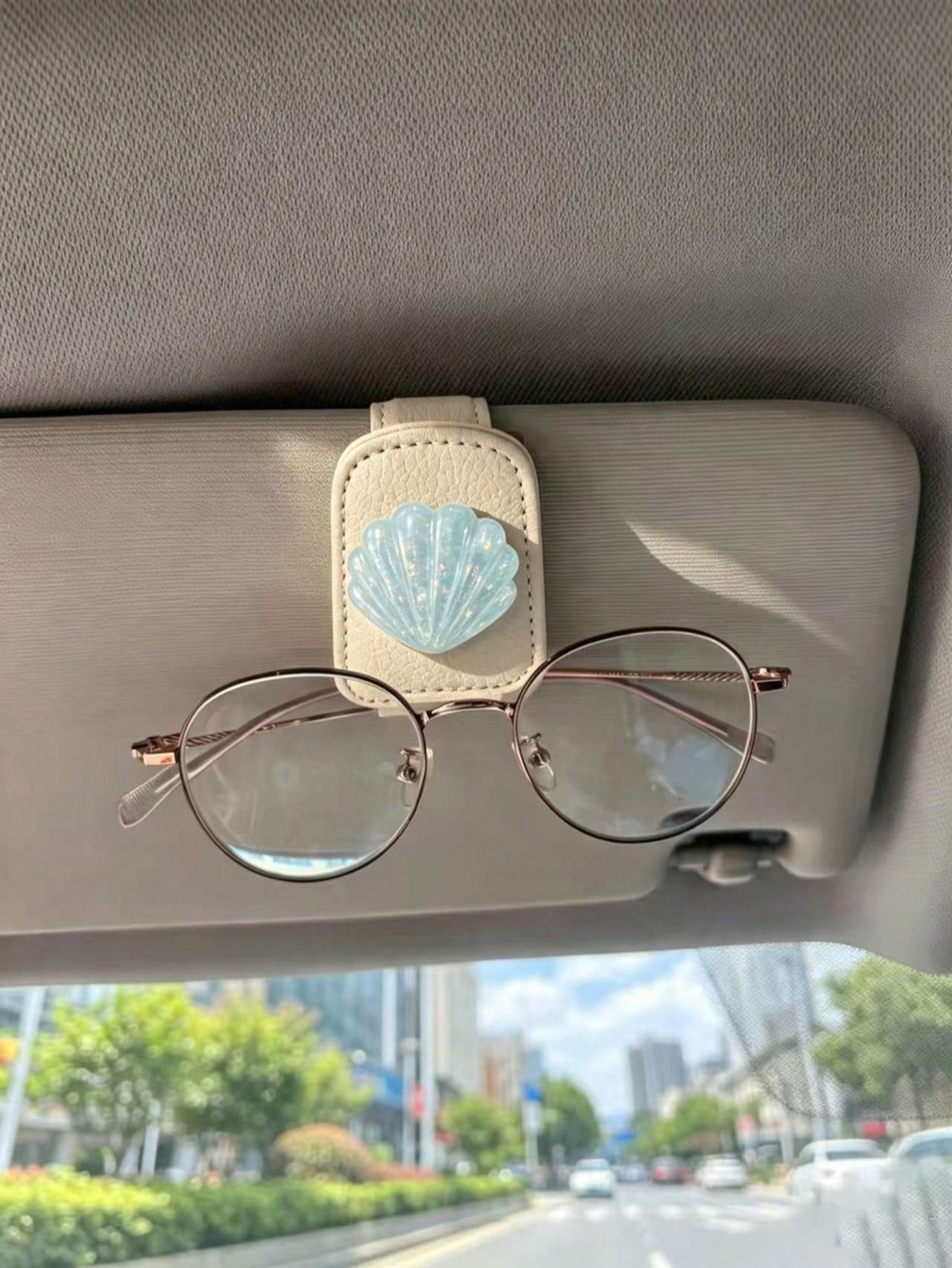 Glitter Shell Soft Leather Car Glasses Clip, Pink And Beige, Universal Car Sun Visor Fashion Glasses And Parking Ticket Holder
