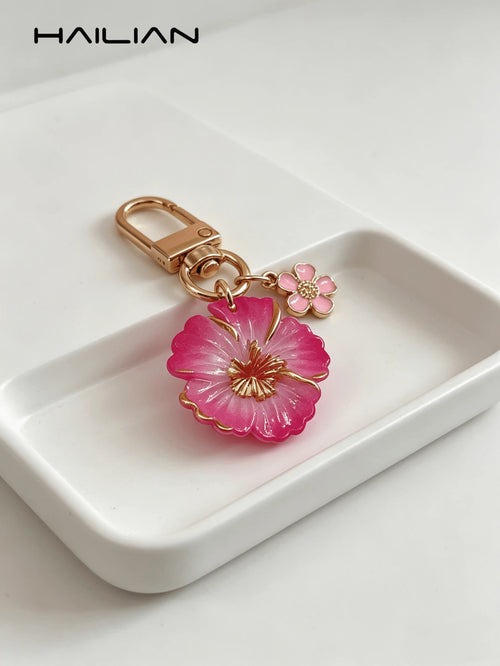 HAILIAN Cute Flower Keychain, Gradient Resin Hibiscus Flower Bag Charm With Mini Flower Pendant, Gold-Plated Keyring, Suitable For Wallet, Backpack, Handbag, Car Keys Decoration, Great Gift For Women