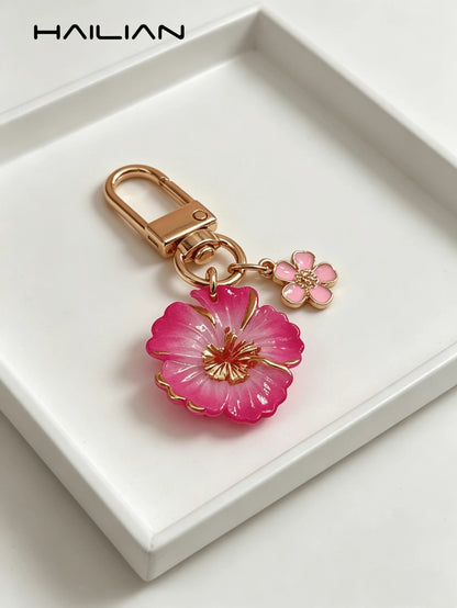 HAILIAN Cute Flower Keychain, Gradient Resin Hibiscus Flower Bag Charm With Mini Flower Pendant, Gold-Plated Keyring, Suitable For Wallet, Backpack, Handbag, Car Keys Decoration, Great Gift For Women