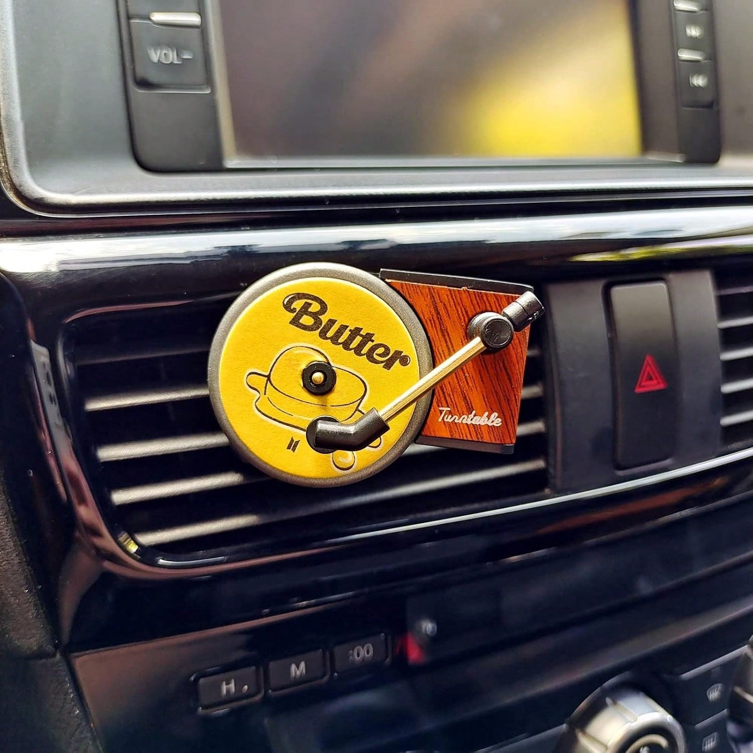 JVHGUBAY Car Vent Clip Aromatherapy Fragrance Diffuser, Car Retro Air Freshener Clip Car Record Player Design Turntable Perfume Vent Outlet
