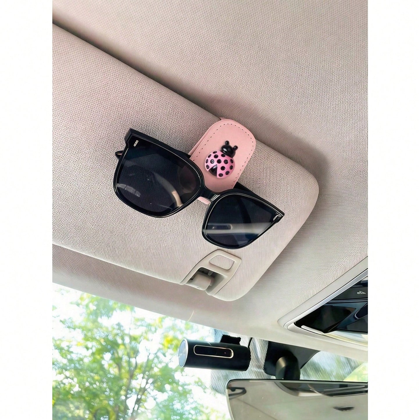 Ladybug Car Fashion Glasses Clip, Creative Car Sun Hat Eyewear Frame, Lady's Business Card Holder, Car Interior Accessories, Car Essential Items, Car Parts, Women's Car Accessories