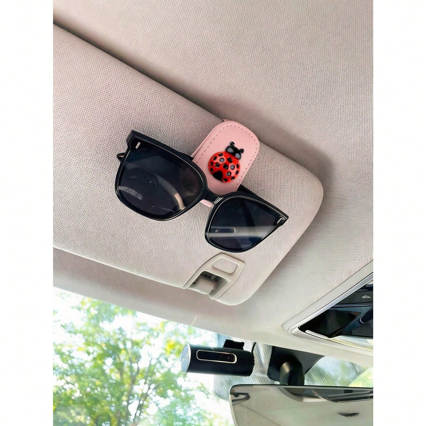 Ladybug Car Fashion Glasses Clip, Creative Car Sun Hat Eyewear Frame, Lady's Business Card Holder, Car Interior Accessories, Car Essential Items, Car Parts, Women's Car Accessories