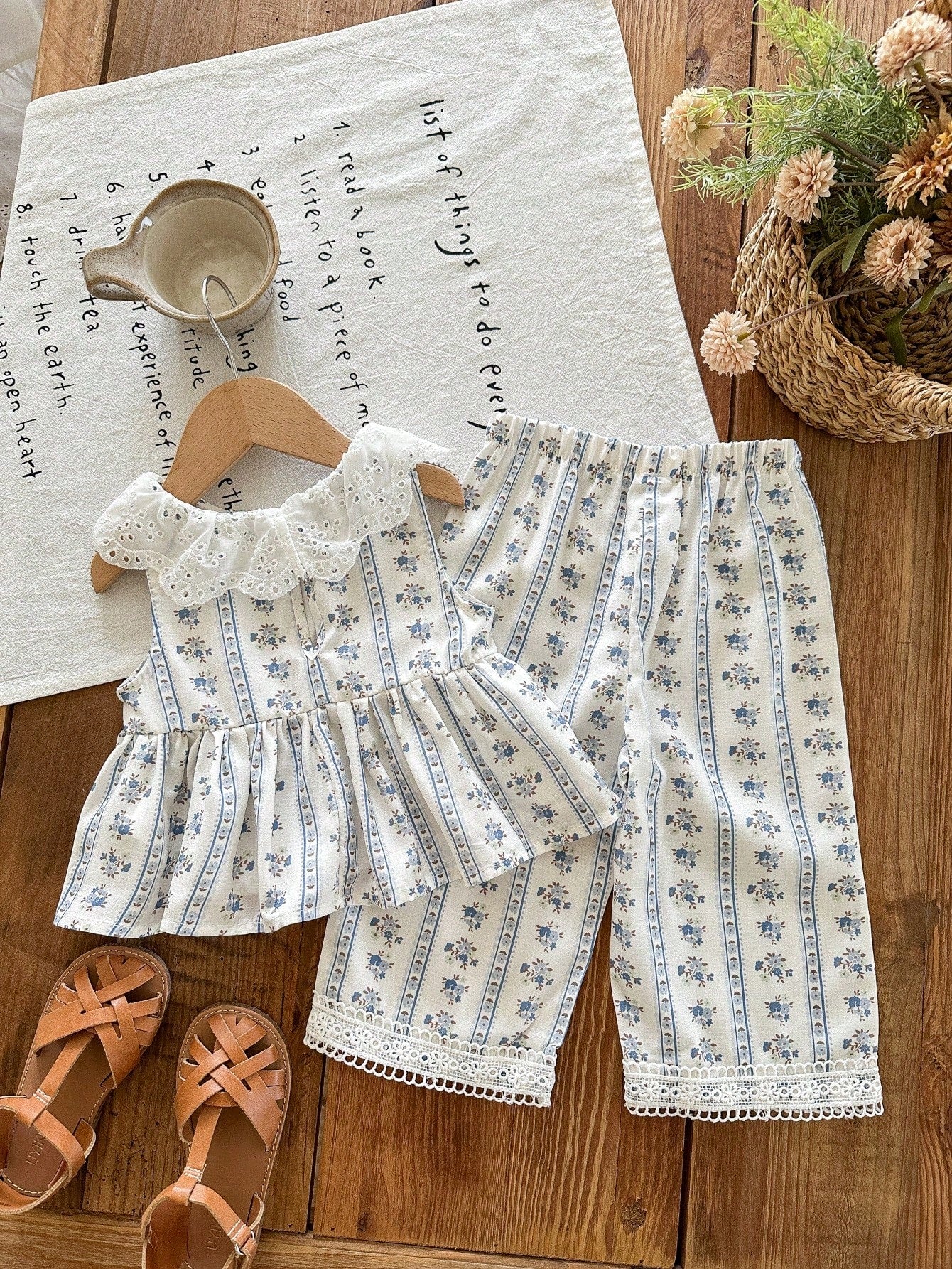 LMoss Kids 2pcs Girls Floral Pattern Ruffle Trim Casual Top And Pants Suit, Summer