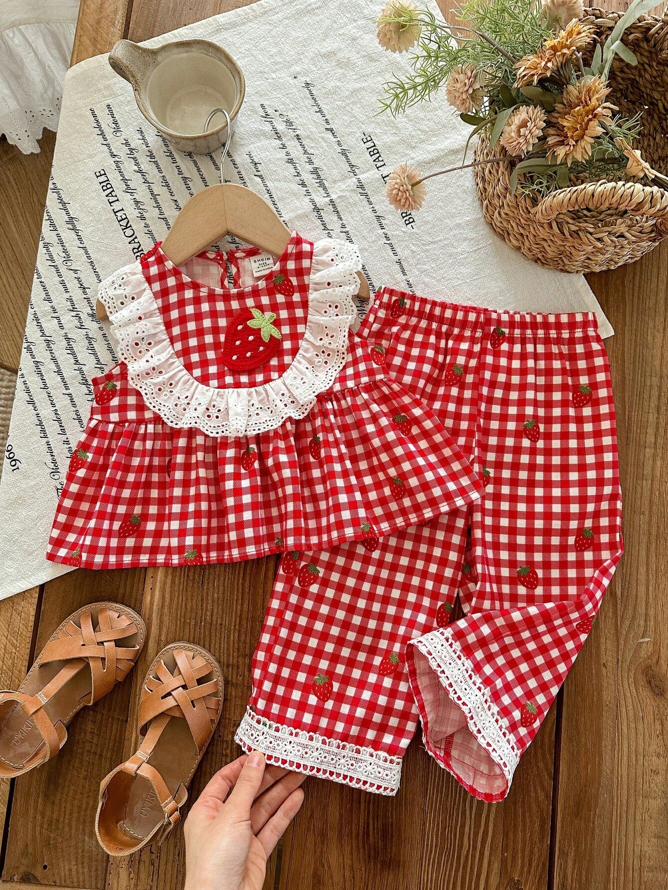 LMoss Kids 2pcs Girls Floral Pattern Ruffle Trim Casual Top And Pants Suit, Summer