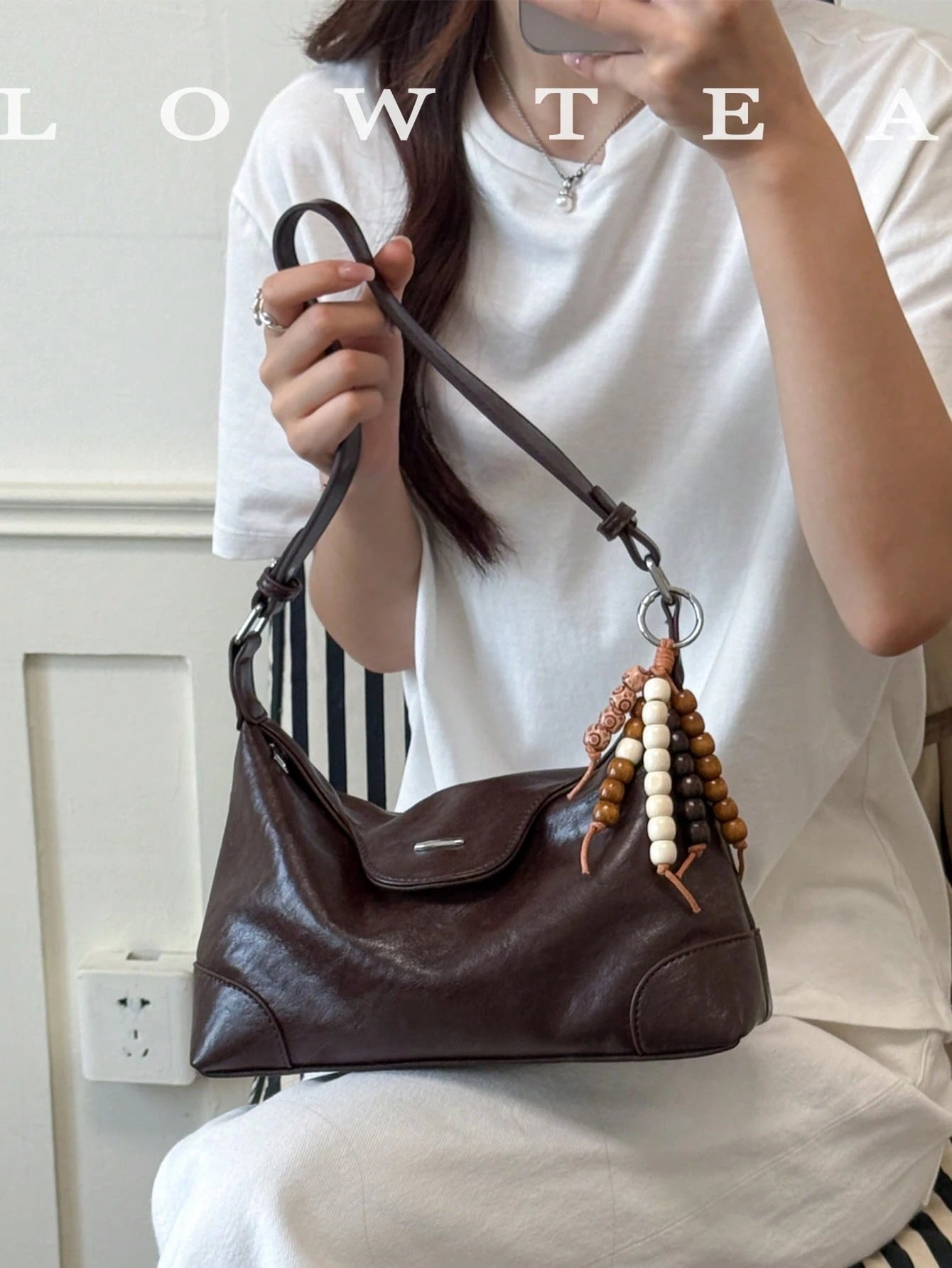 low tea Shoulder Fashion Versatile Dumpling Shaped Bag With Adjustable Strap, Suitable For Commuting, Shopping And More (With Pendant)