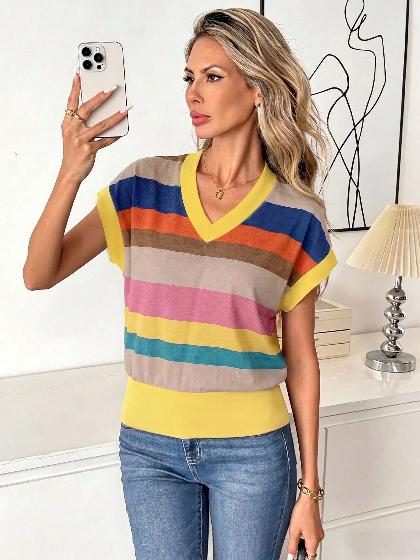 LUNE Women's V-Neck Printed T-Shirt, Versatile Summer Tee