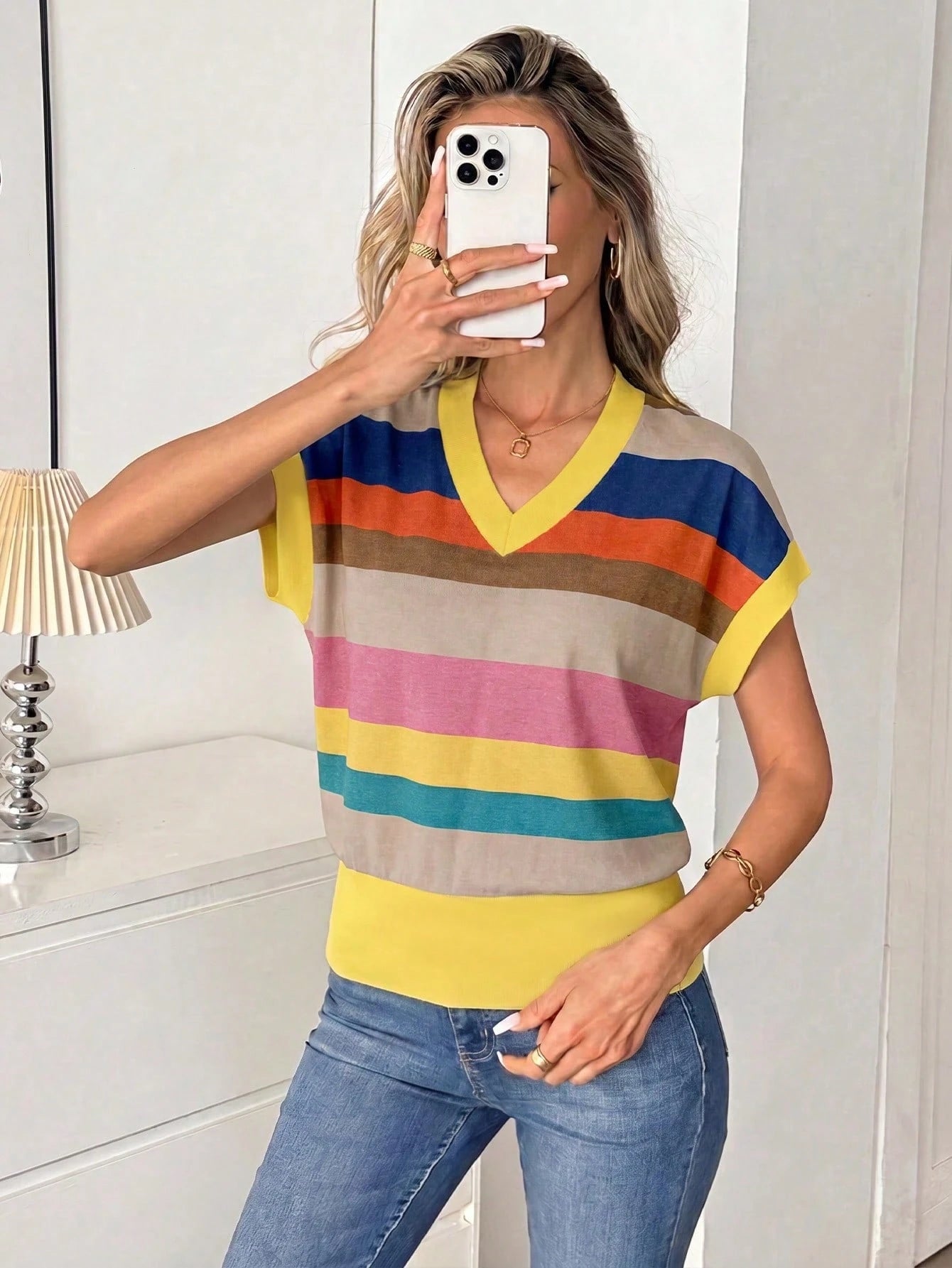 LUNE Women's V-Neck Printed T-Shirt, Versatile Summer Tee