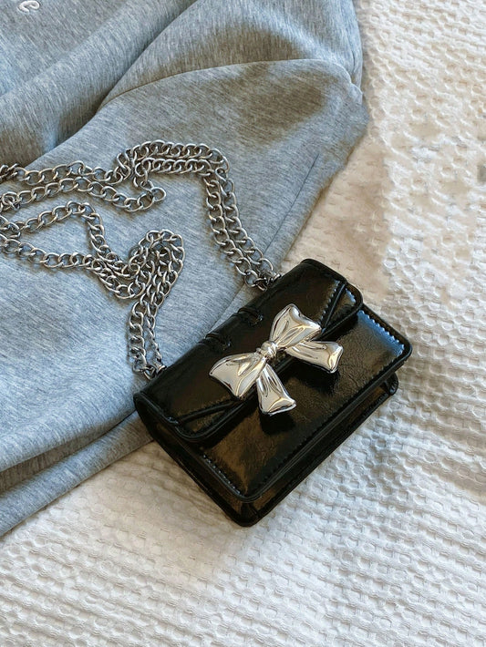 New Autumn/Winter Fashion Mini Square Bag, Bowknot Metal Decor, Flap Design, Dual Metal Chains, Compact & Lightweight, Minimalist Versatile. Suitable For Women's Casual Daily Use And Students, Can Be