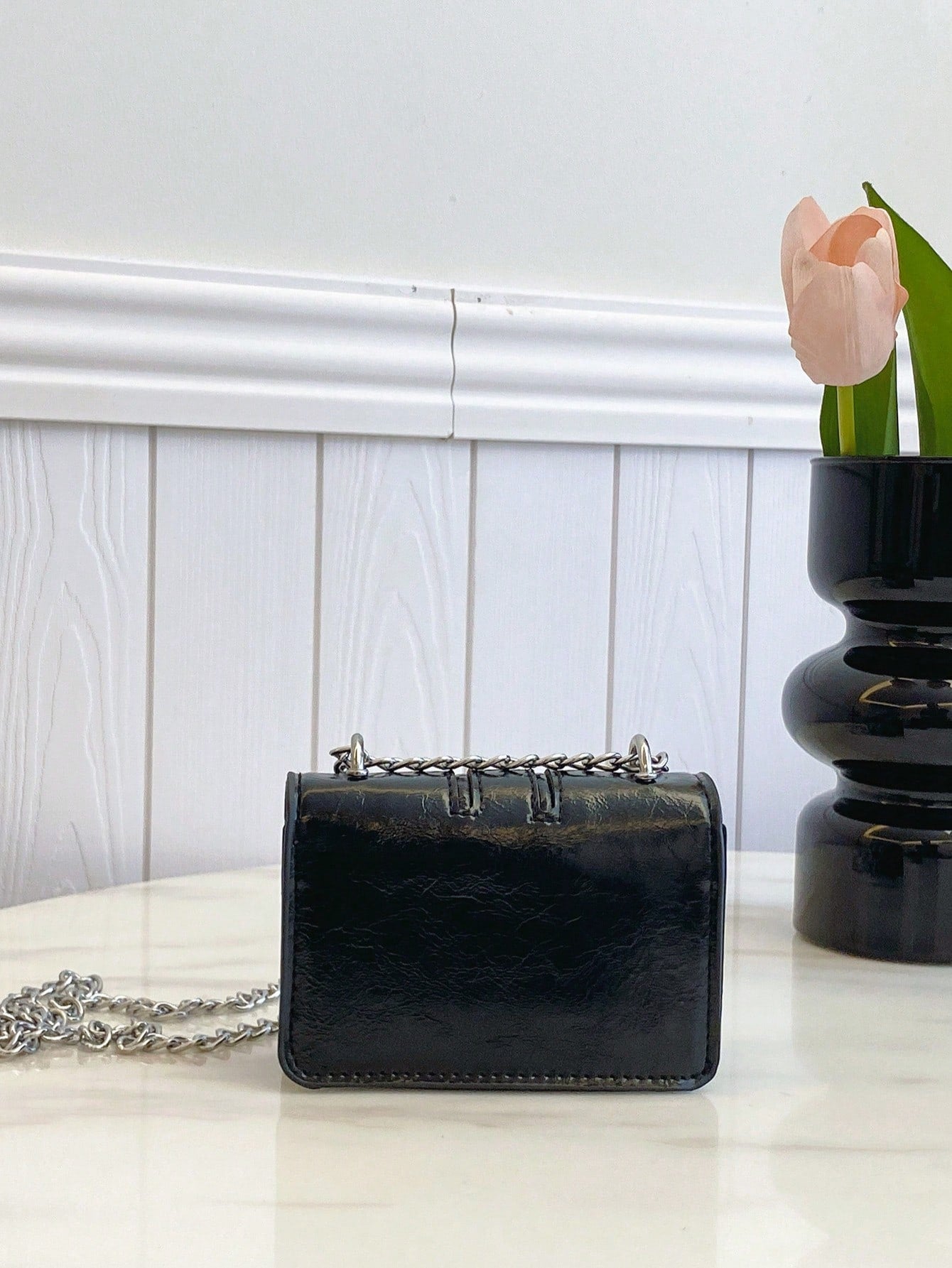 New Autumn/Winter Fashion Mini Square Bag, Bowknot Metal Decor, Flap Design, Dual Metal Chains, Compact & Lightweight, Minimalist Versatile. Suitable For Women's Casual Daily Use And Students, Can Be