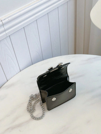 New Autumn/Winter Fashion Mini Square Bag, Bowknot Metal Decor, Flap Design, Dual Metal Chains, Compact & Lightweight, Minimalist Versatile. Suitable For Women's Casual Daily Use And Students, Can Be