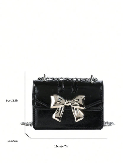 New Autumn/Winter Fashion Mini Square Bag, Bowknot Metal Decor, Flap Design, Dual Metal Chains, Compact & Lightweight, Minimalist Versatile. Suitable For Women's Casual Daily Use And Students, Can Be
