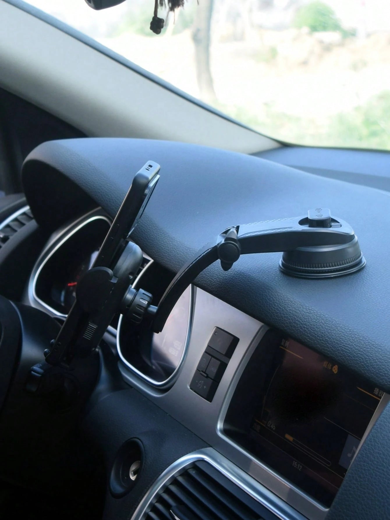 New Car Dashboard Phone Mount, 360 Degree Rotation, Auto Locking, Height Adjustable Compatible With IPhone, Android Phone, Gift For Birthday, Family, Friends Car Accessories, Car Phone Holder