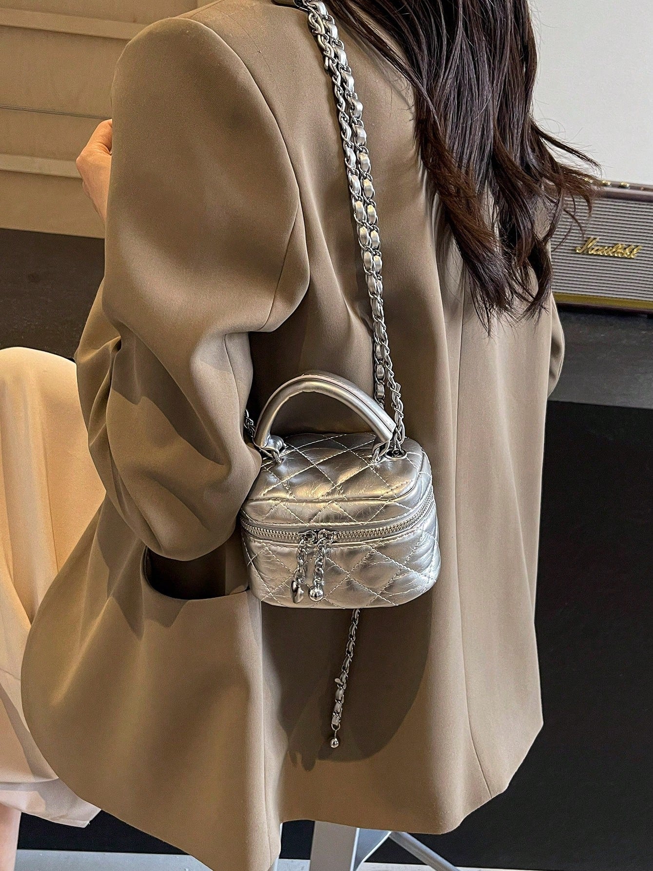 New Fashion Classic Multifunctional Waterproof PU Material, Diamond Quilted Pattern Handbag, Lightweight And Easy To Carry, Zipper Closure Design, Heart-Shaped Zipper Decor Crossbody Round Box Bag, Co