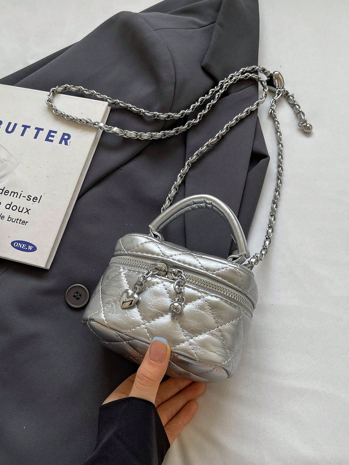 New Fashion Classic Multifunctional Waterproof PU Material, Diamond Quilted Pattern Handbag, Lightweight And Easy To Carry, Zipper Closure Design, Heart-Shaped Zipper Decor Crossbody Round Box Bag, Co