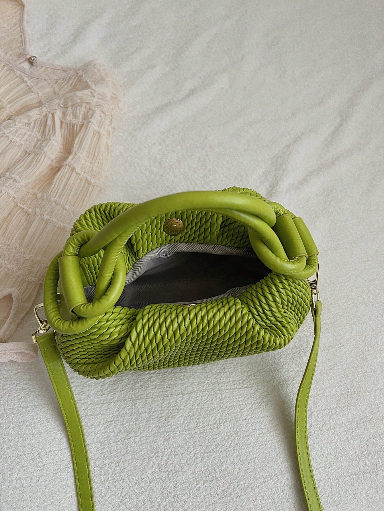 New Fashion Woven Solid Color Handbag, Single Handle Design, Adjustable Shoulder Strap, Can Be Worn On Shoulder Or Crossbody, Spacious Interior, Stylish And Practical, Can Hold Keys, Lipstick And Othe