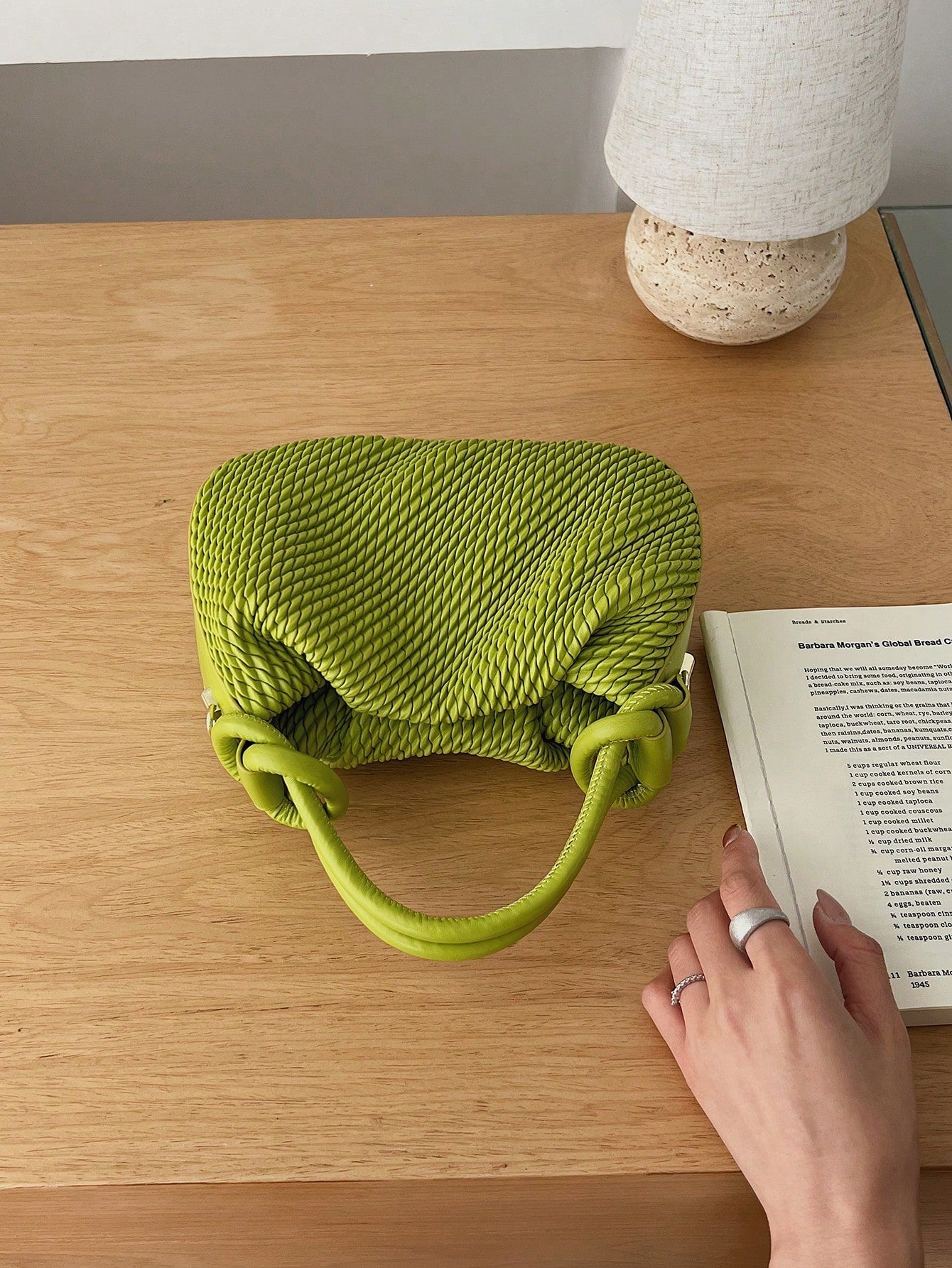 New Fashion Woven Solid Color Handbag, Single Handle Design, Adjustable Shoulder Strap, Can Be Worn On Shoulder Or Crossbody, Spacious Interior, Stylish And Practical, Can Hold Keys, Lipstick And Othe