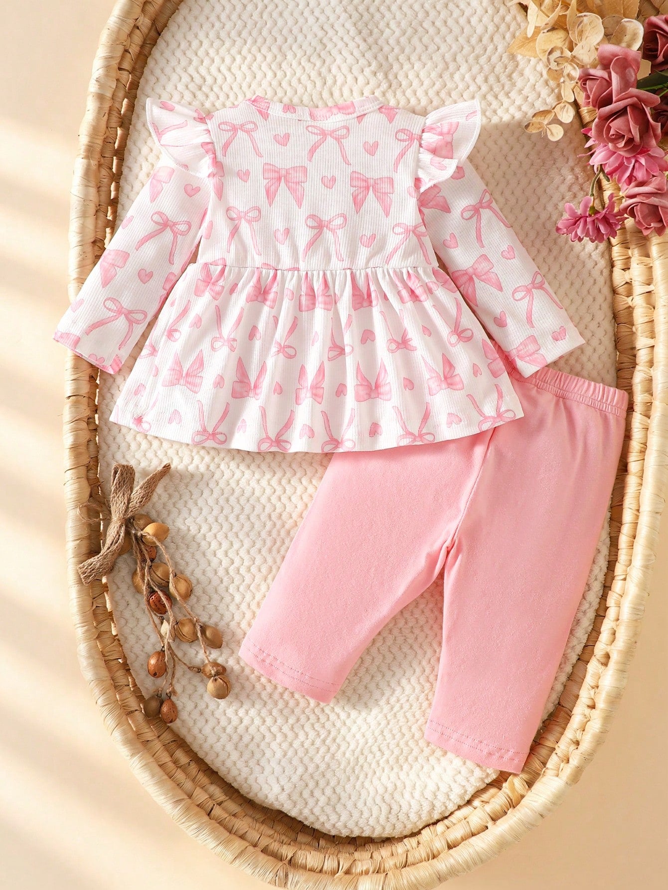 Newborn Baby Girl White Background Pink Bow Print Long Sleeved Shirt Paired With Pink Pants Sweet