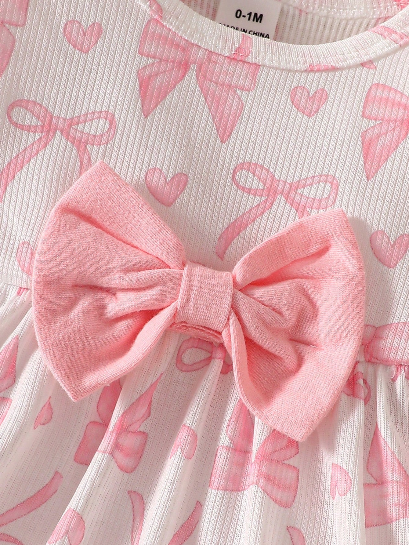 Newborn Baby Girl White Background Pink Bow Print Long Sleeved Shirt Paired With Pink Pants Sweet