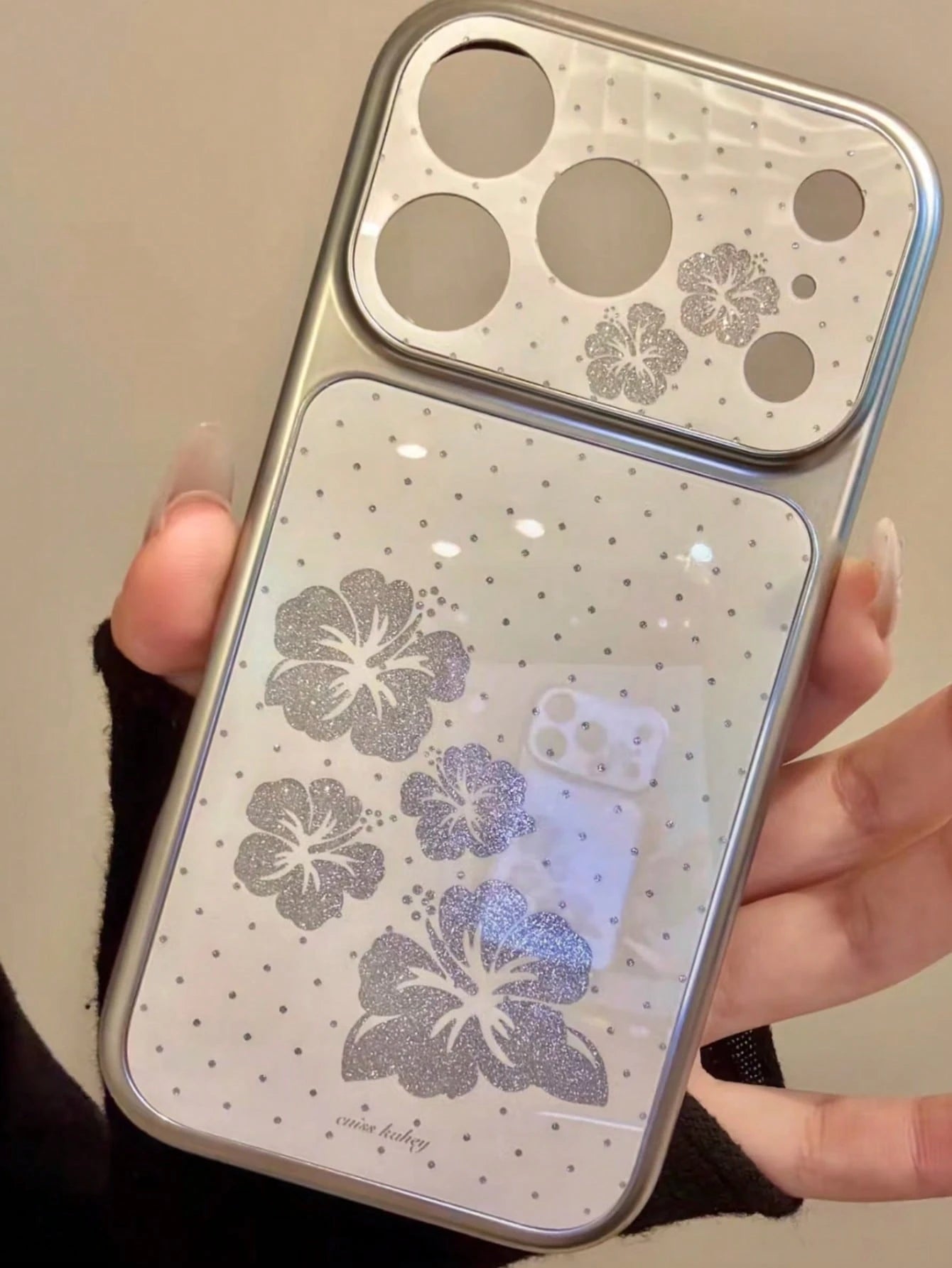 Niche Fresh Glitter Polka Dot Floral Phone Case With Flower Pendant, Suitable For IPhone 16 Pro Max, Apple 17 Pro Max New 17 Pro, 15 High-End Protective Cover For Women