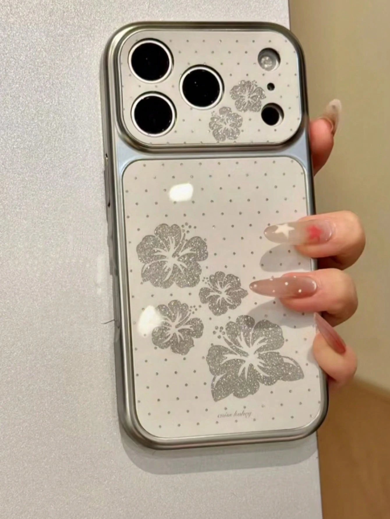 Niche Fresh Glitter Polka Dot Floral Phone Case With Flower Pendant, Suitable For IPhone 16 Pro Max, Apple 17 Pro Max New 17 Pro, 15 High-End Protective Cover For Women